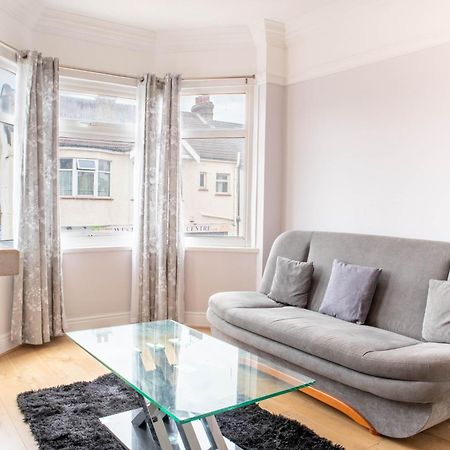 2 Bedroom Apartment Southend-On-Sea Exterior foto